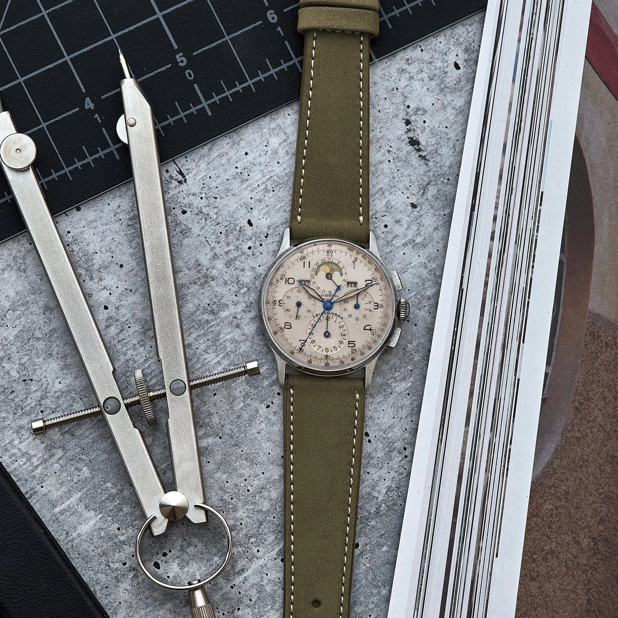 1945 Universal Genève Tri-Compax Chronograph Ref. 22279