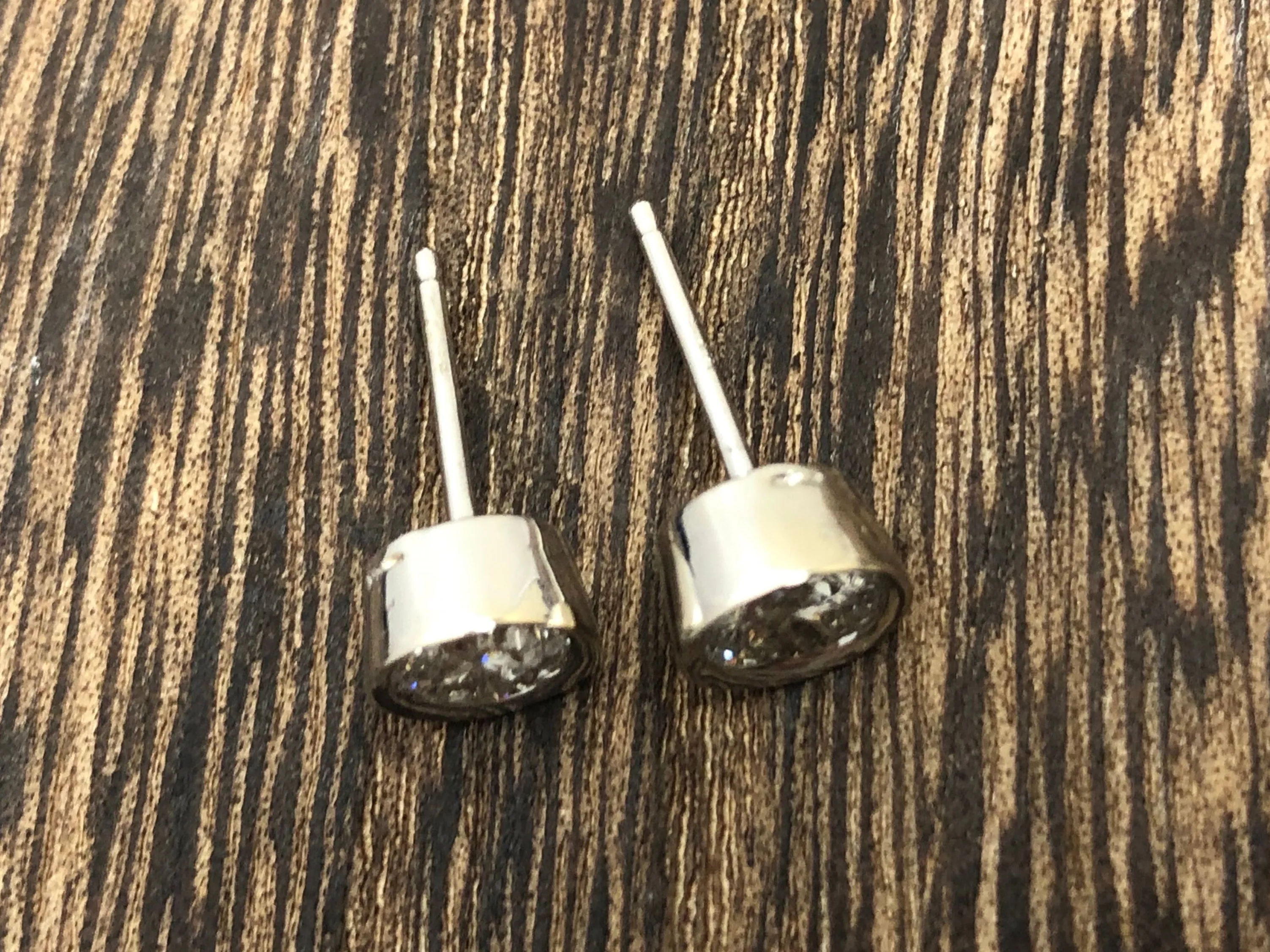 1ctw Diamond Bezel-Set Stud Earrings in White Gold