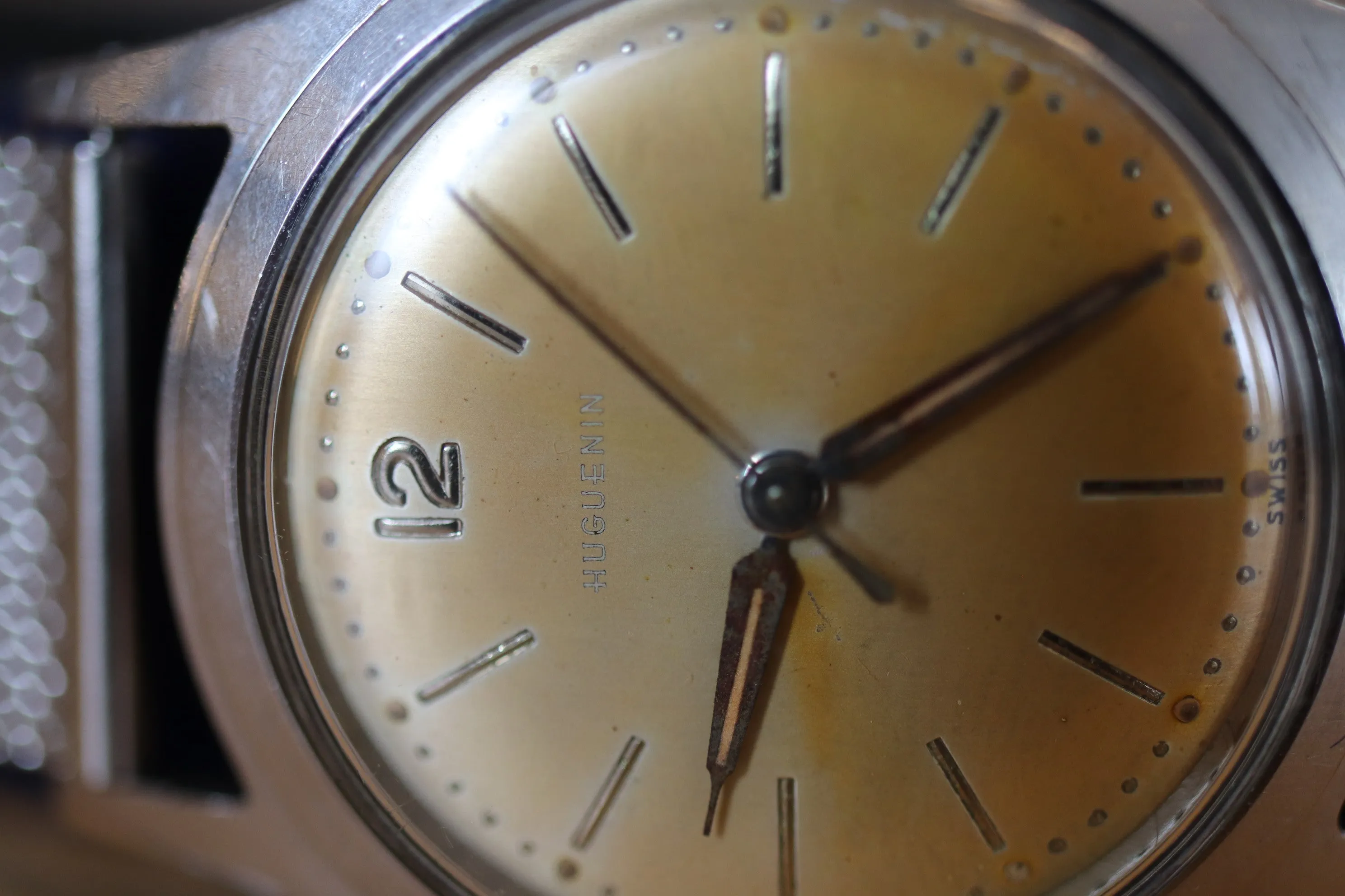 Beautiful tropical Huguenin 17j Manual watch Working well