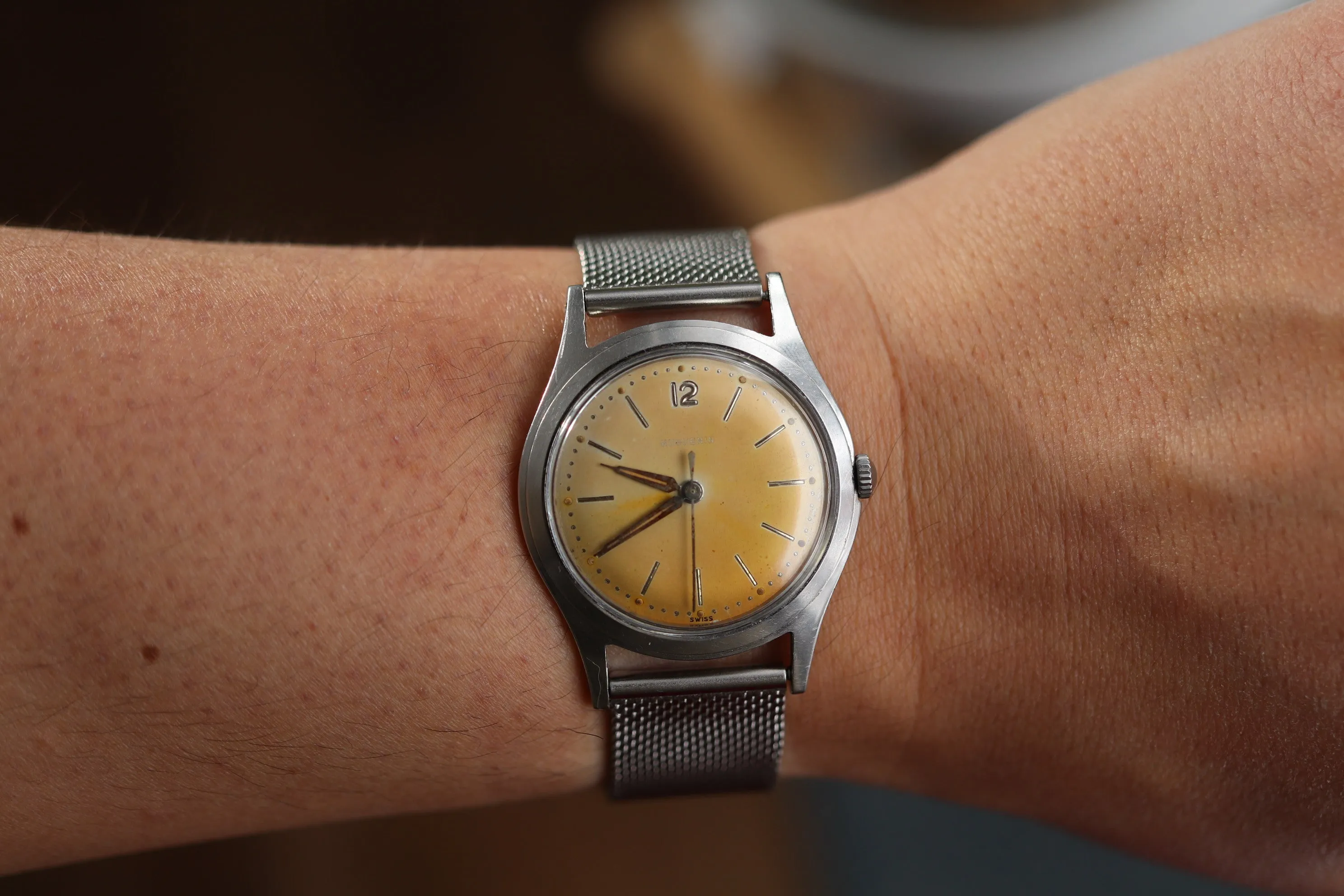 Beautiful tropical Huguenin 17j Manual watch Working well