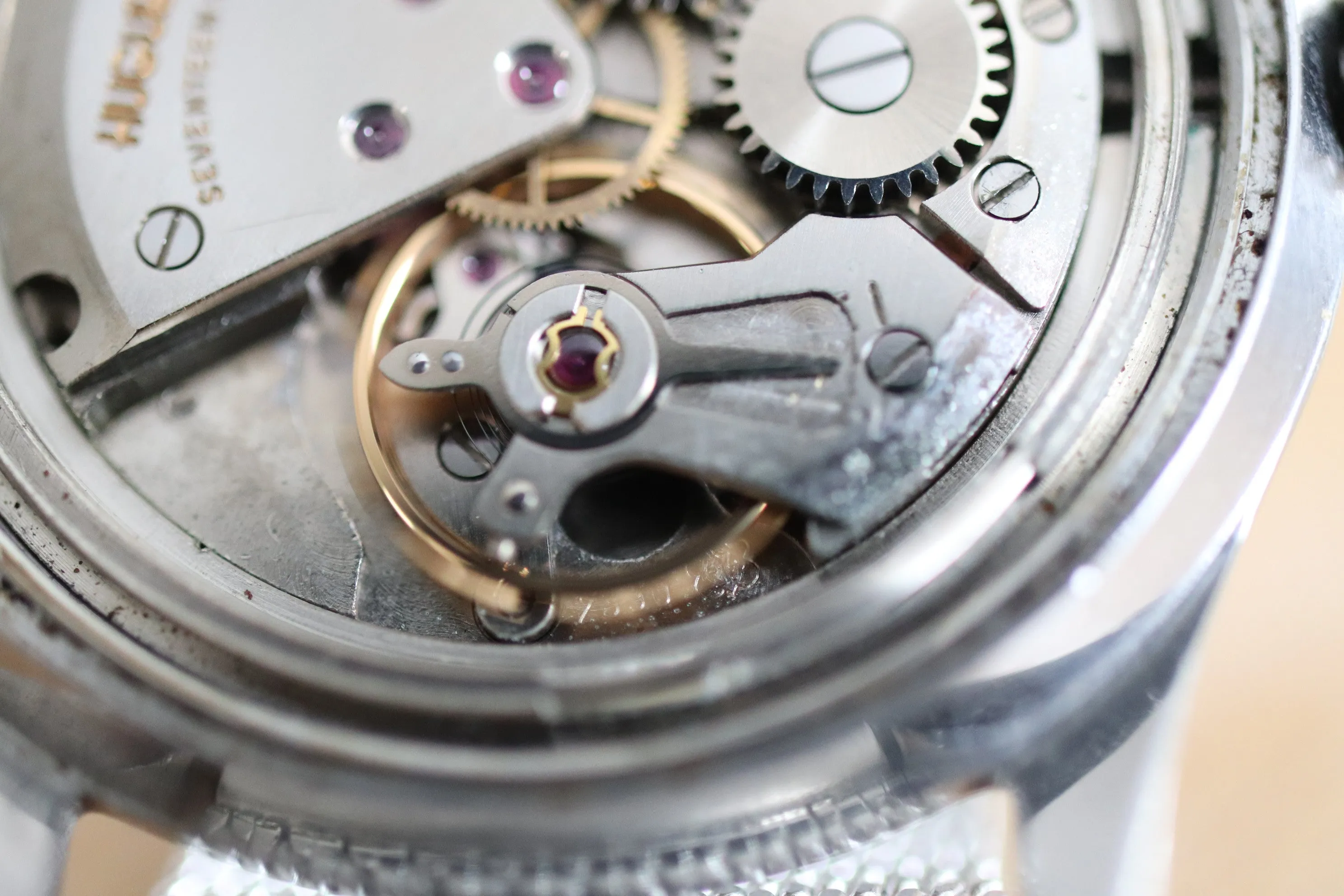 Beautiful tropical Huguenin 17j Manual watch Working well