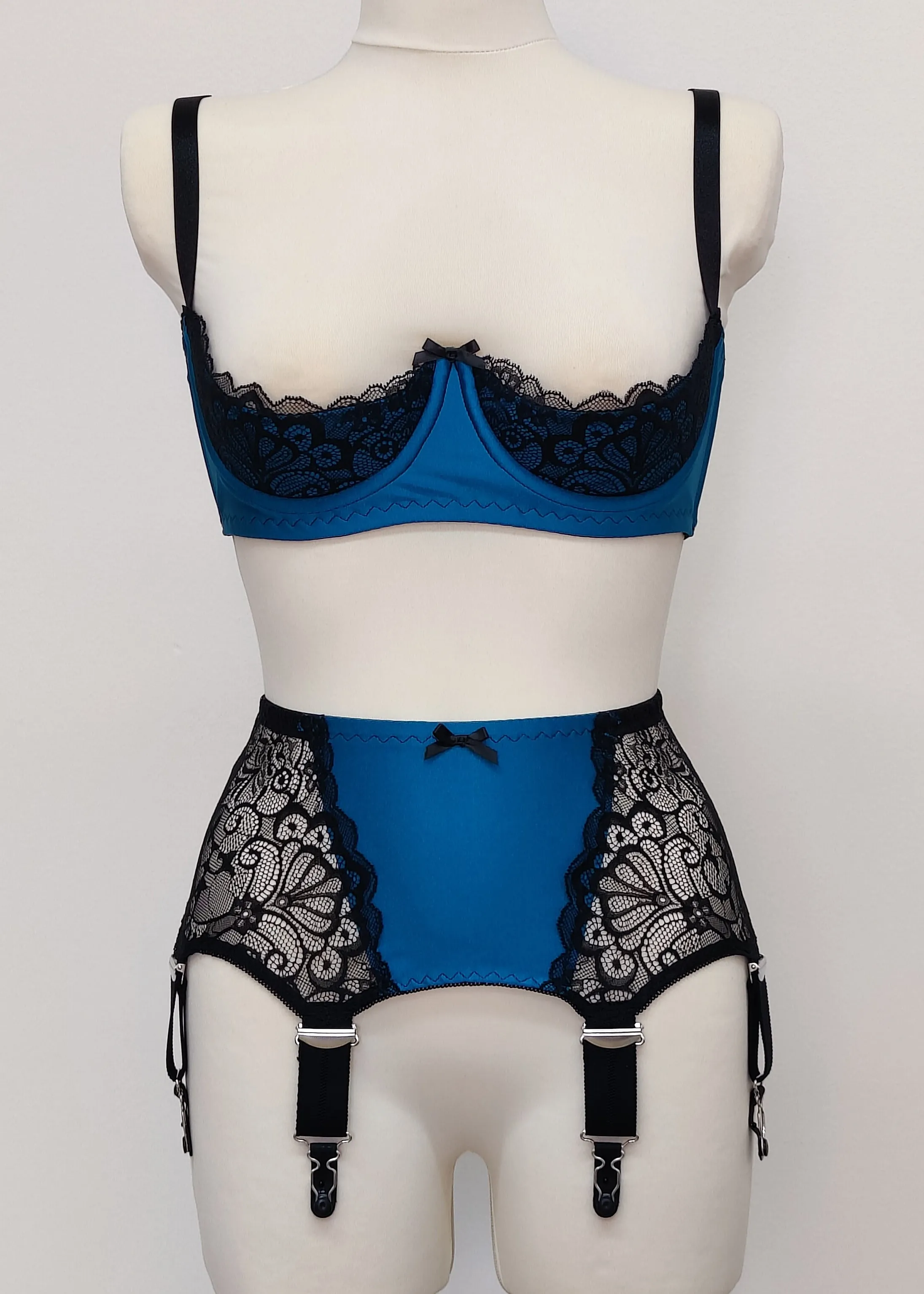 Extra wide straps LILIANE Garter Belt