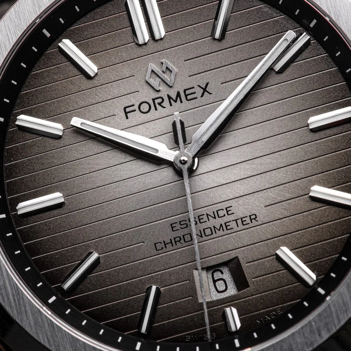 FORMEX Essence 43 Automatic Chronometer - Dégradé Grey
