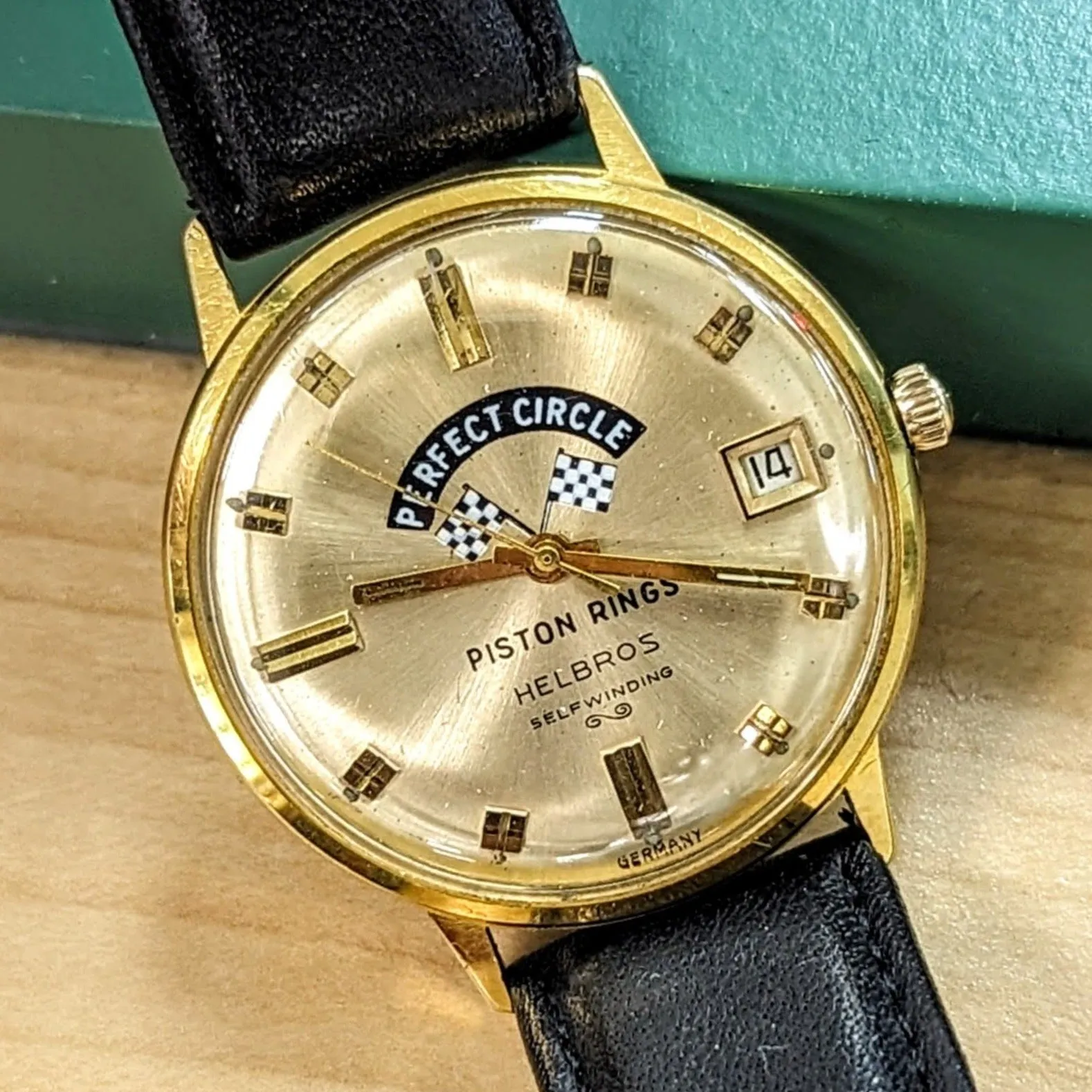 HELBROS Selfwinding Watch Date Indicator - Perfect Circle Piston Rings Wristwatch