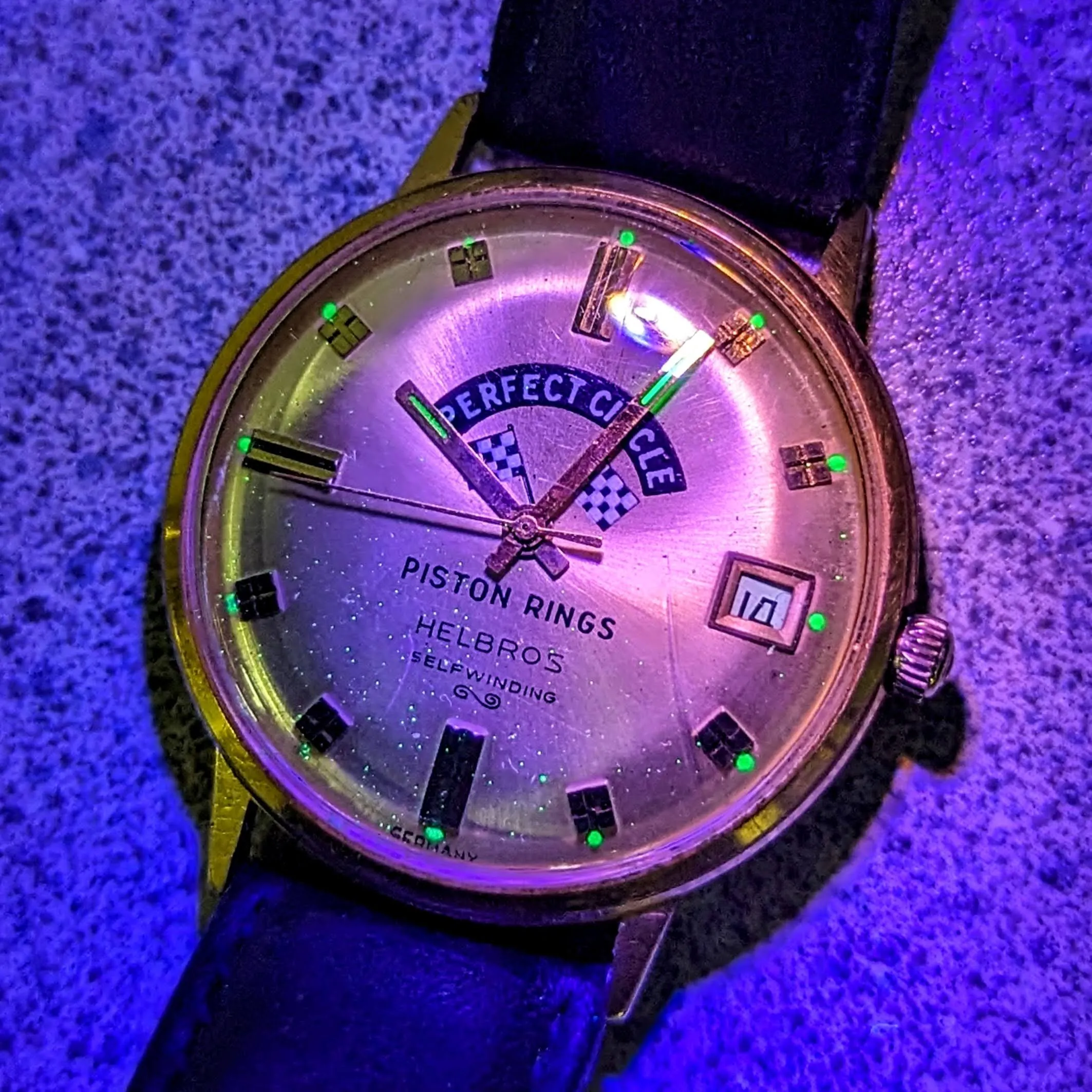 HELBROS Selfwinding Watch Date Indicator - Perfect Circle Piston Rings Wristwatch