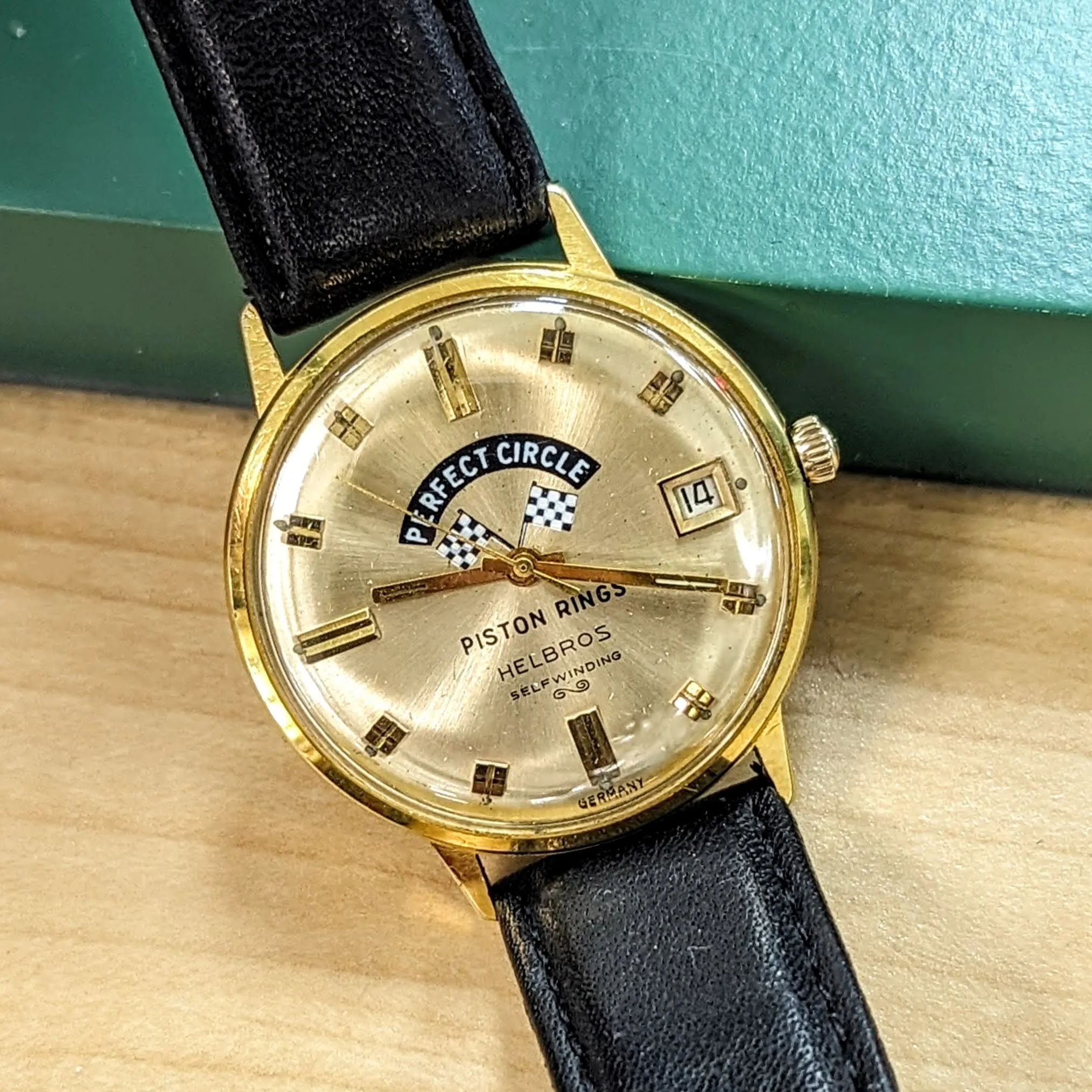 HELBROS Selfwinding Watch Date Indicator - Perfect Circle Piston Rings Wristwatch