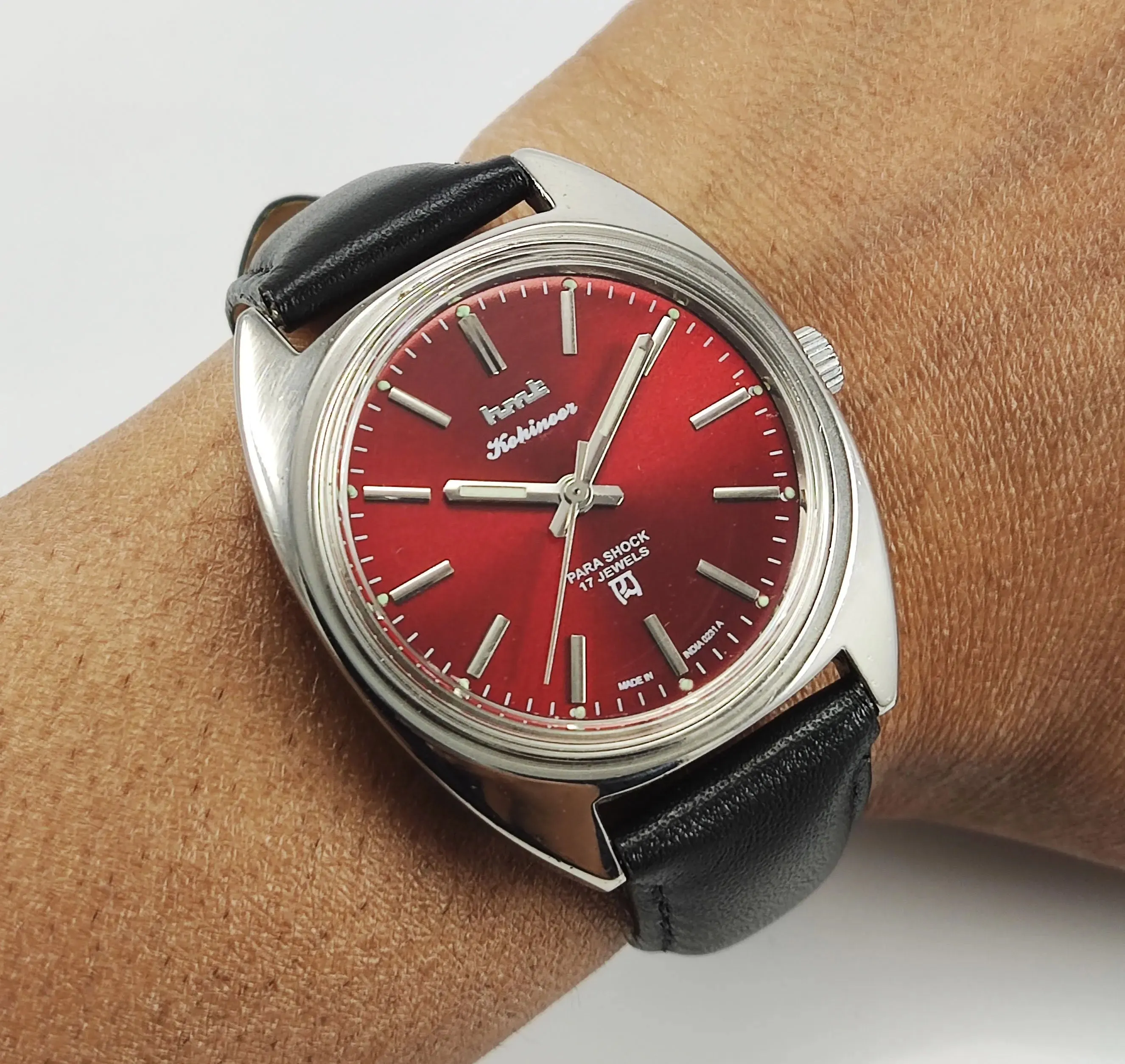 HMT Kohinoor Para Shock 17 Jewels Maroon Red Dial Mechanical Hand winding Men's Wrist Watch