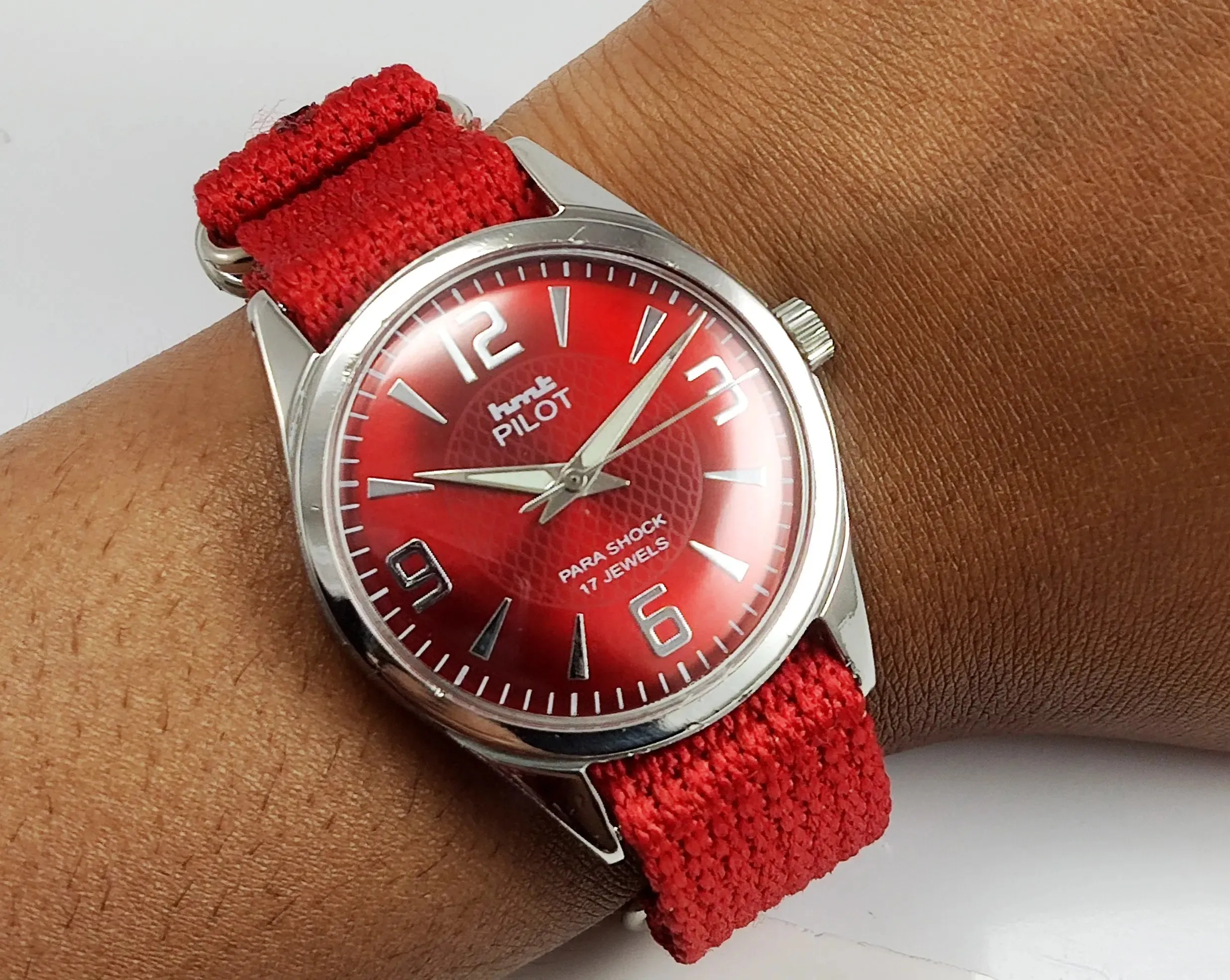 HMT Pilot Para Shock 17 Jewels Maroon Red Dial Mechanical Hand winding Men's Wrist Watch