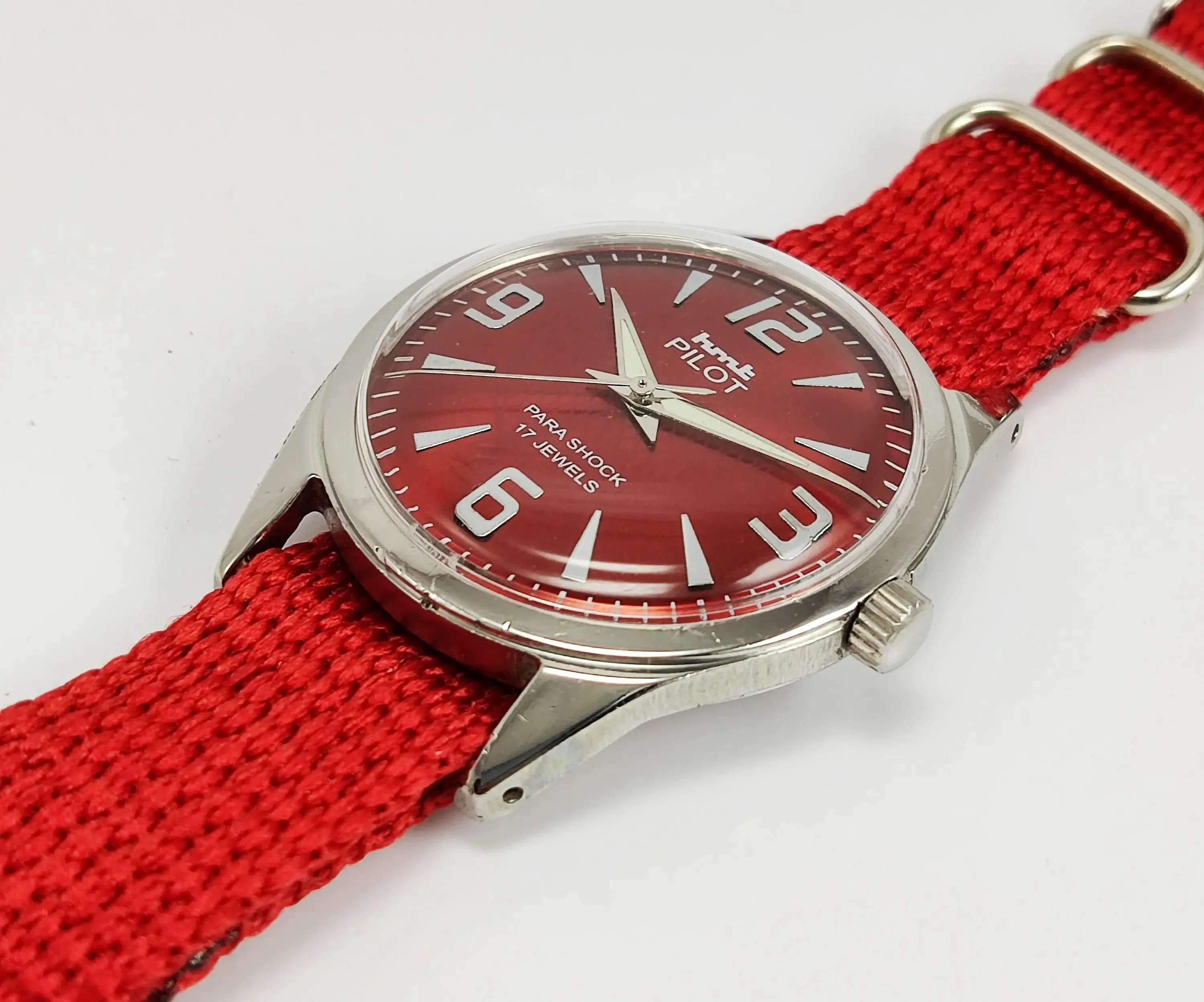 HMT Pilot Para Shock 17 Jewels Maroon Red Dial Mechanical Hand winding Men's Wrist Watch