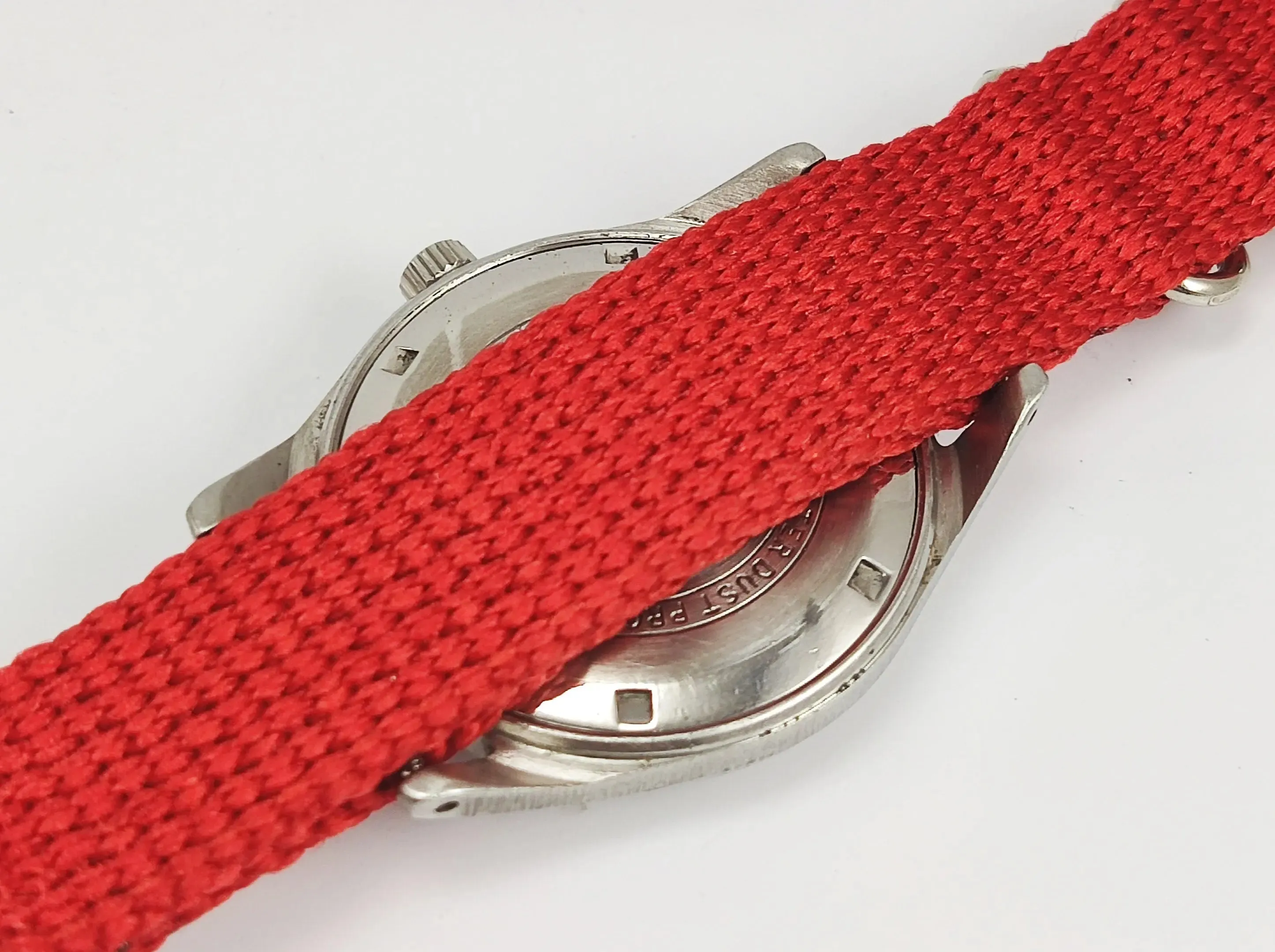 HMT Pilot Para Shock 17 Jewels Maroon Red Dial Mechanical Hand winding Men's Wrist Watch