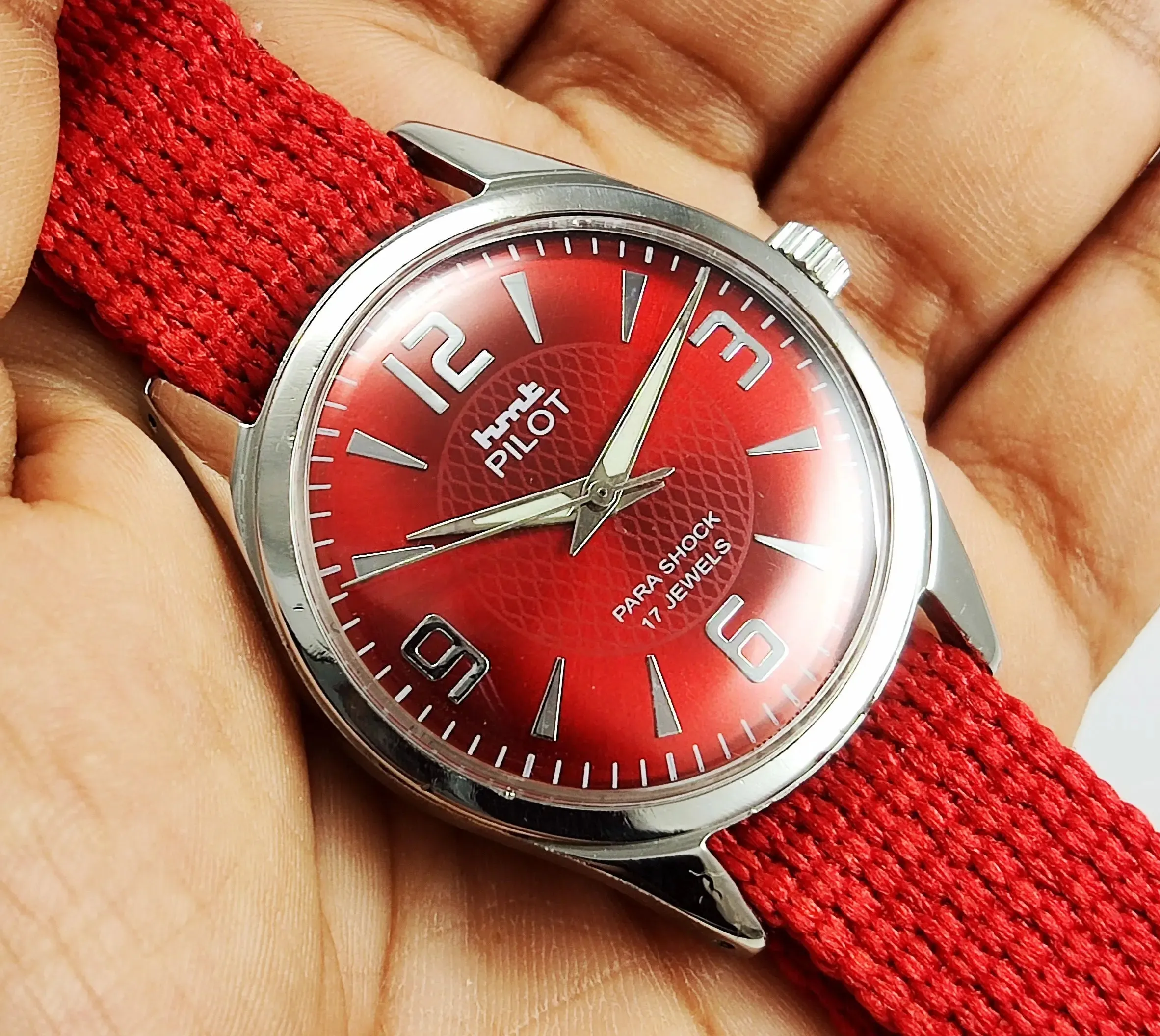 HMT Pilot Para Shock 17 Jewels Maroon Red Dial Mechanical Hand winding Men's Wrist Watch