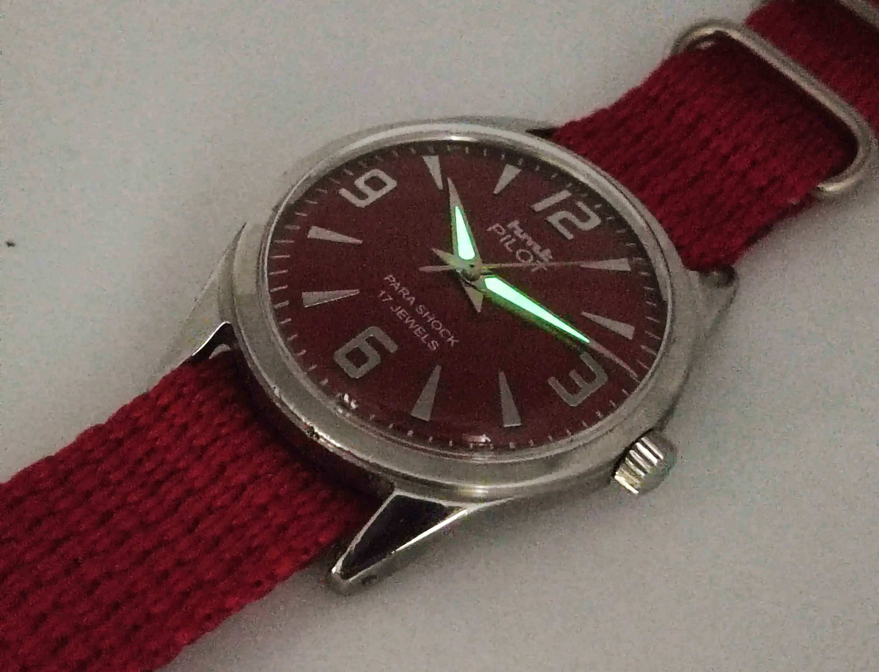 HMT Pilot Para Shock 17 Jewels Maroon Red Dial Mechanical Hand winding Men's Wrist Watch