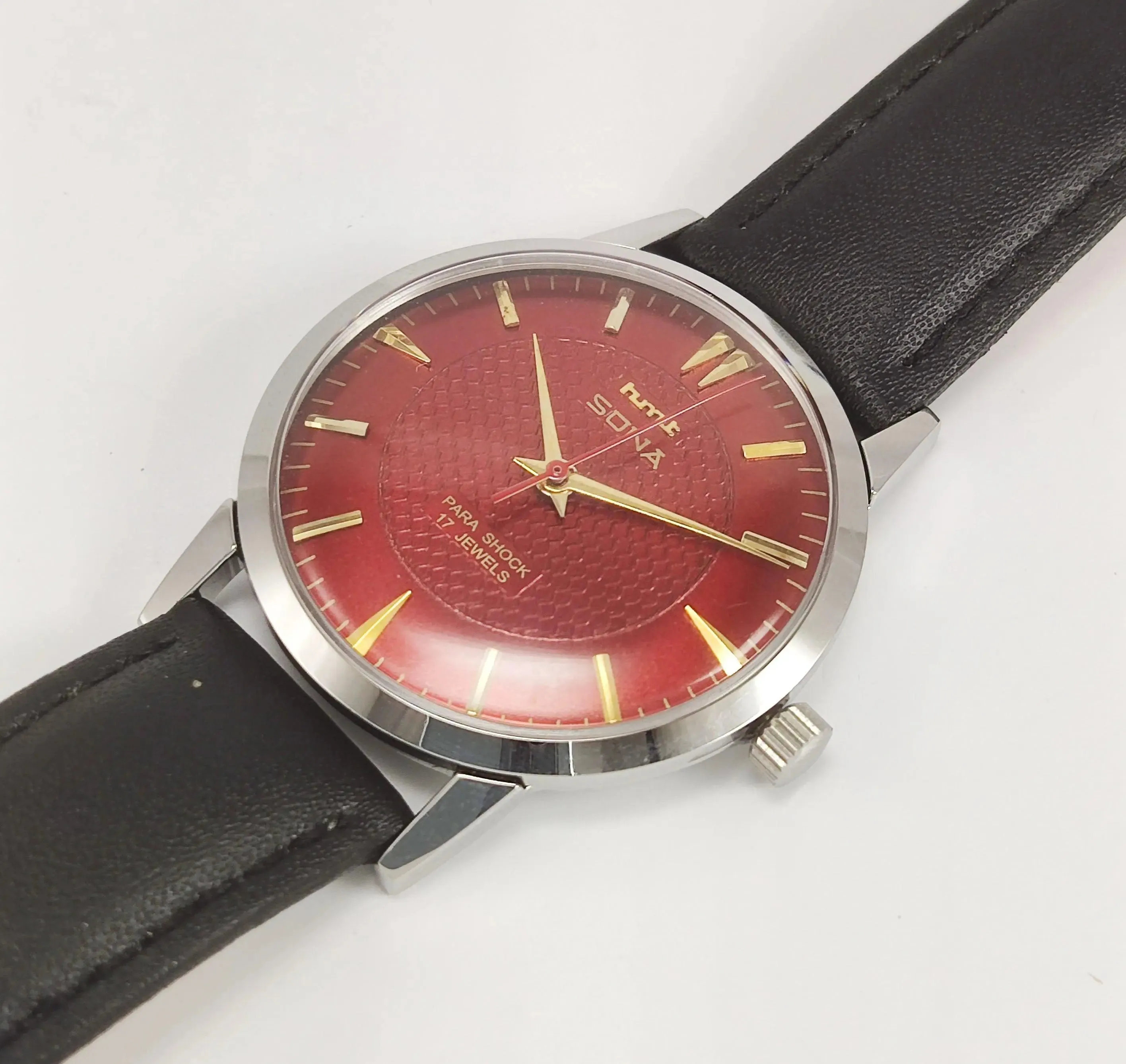 HMT Sona Para Shock 17 Jewels Maroon Red Dial Mechanical Hand winding Men's Wrist Watch