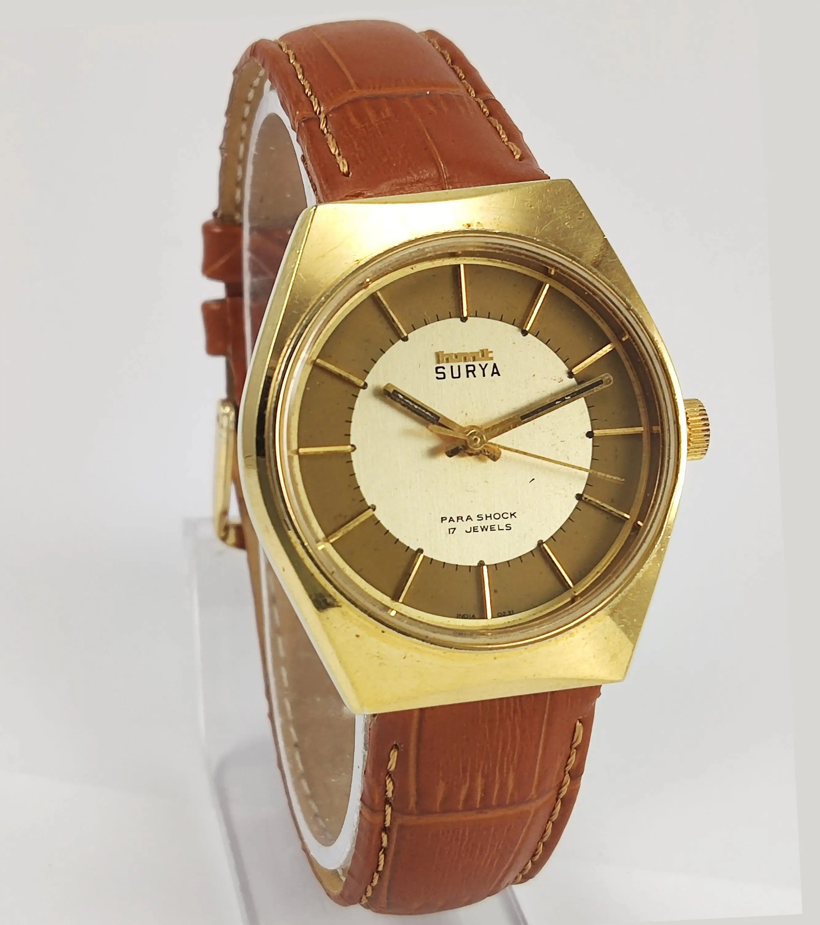 HMT Surya Para Shock 17 Jewels Golden Dial Mechanical Hand winding Men's Wrist Watch