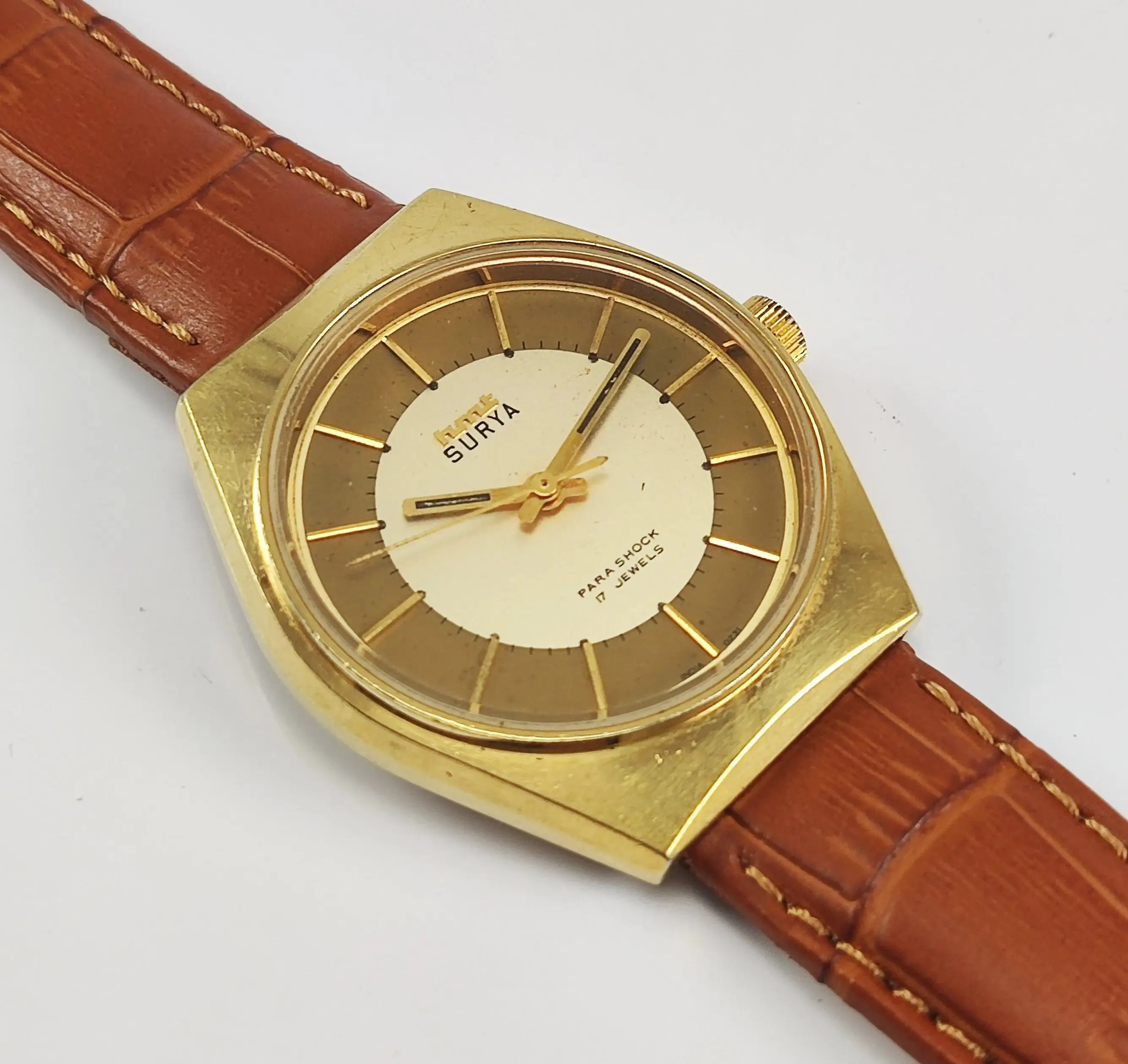 HMT Surya Para Shock 17 Jewels Golden Dial Mechanical Hand winding Men's Wrist Watch