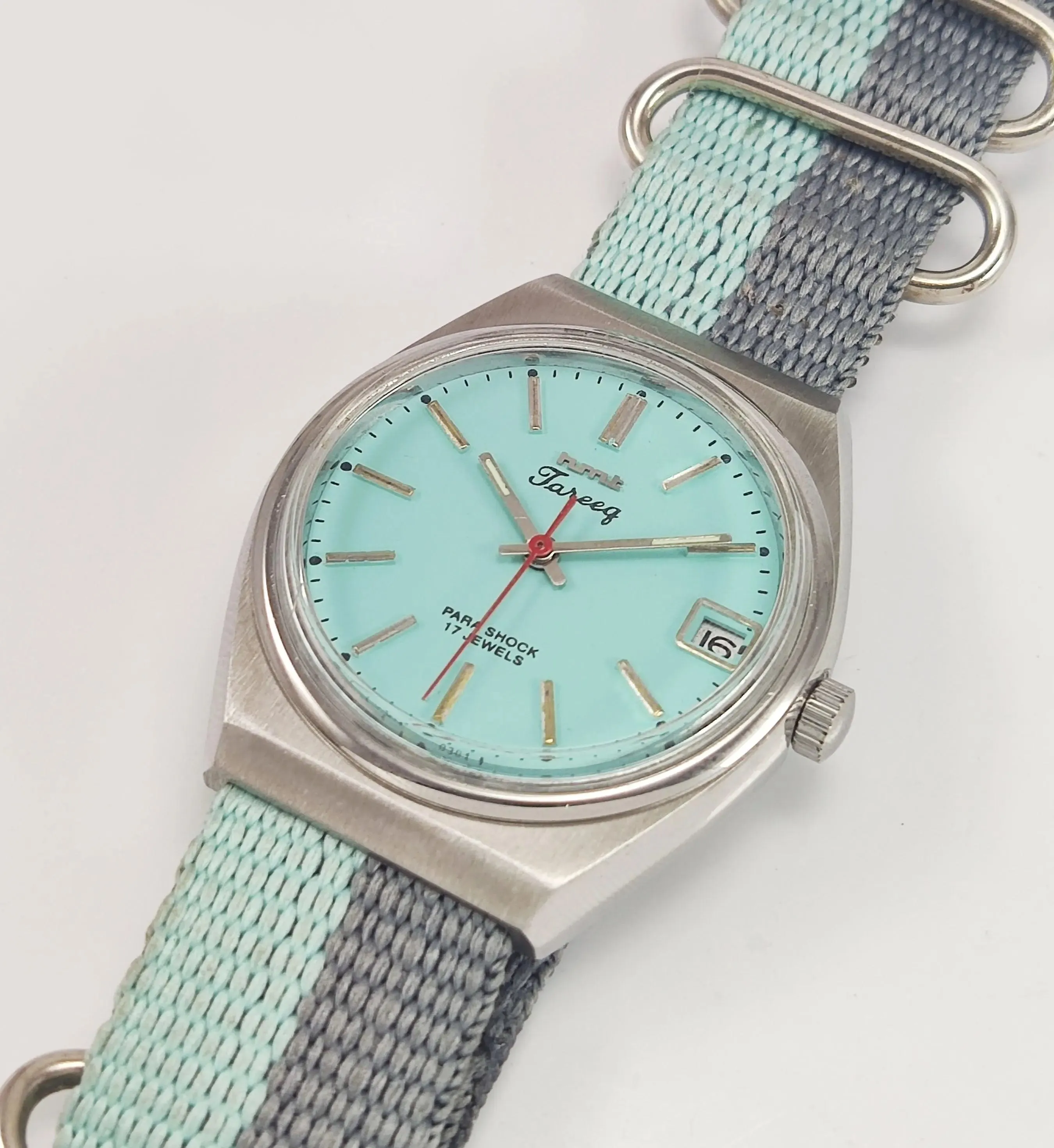 HMT Tareeq Para Shock 17 Jewels Pista Green Dial Date Function Mechanical Hand winding Men's Wrist Watch