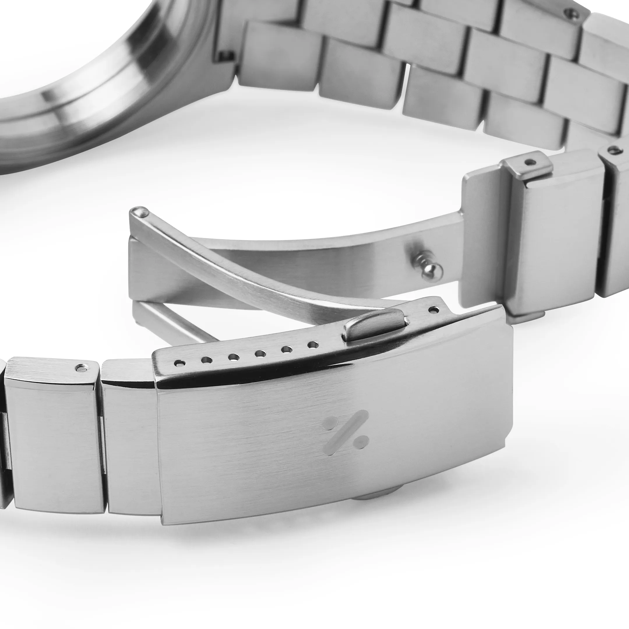 NMK954 SKX007/SPRD TV Case Bundle: Steel Finish