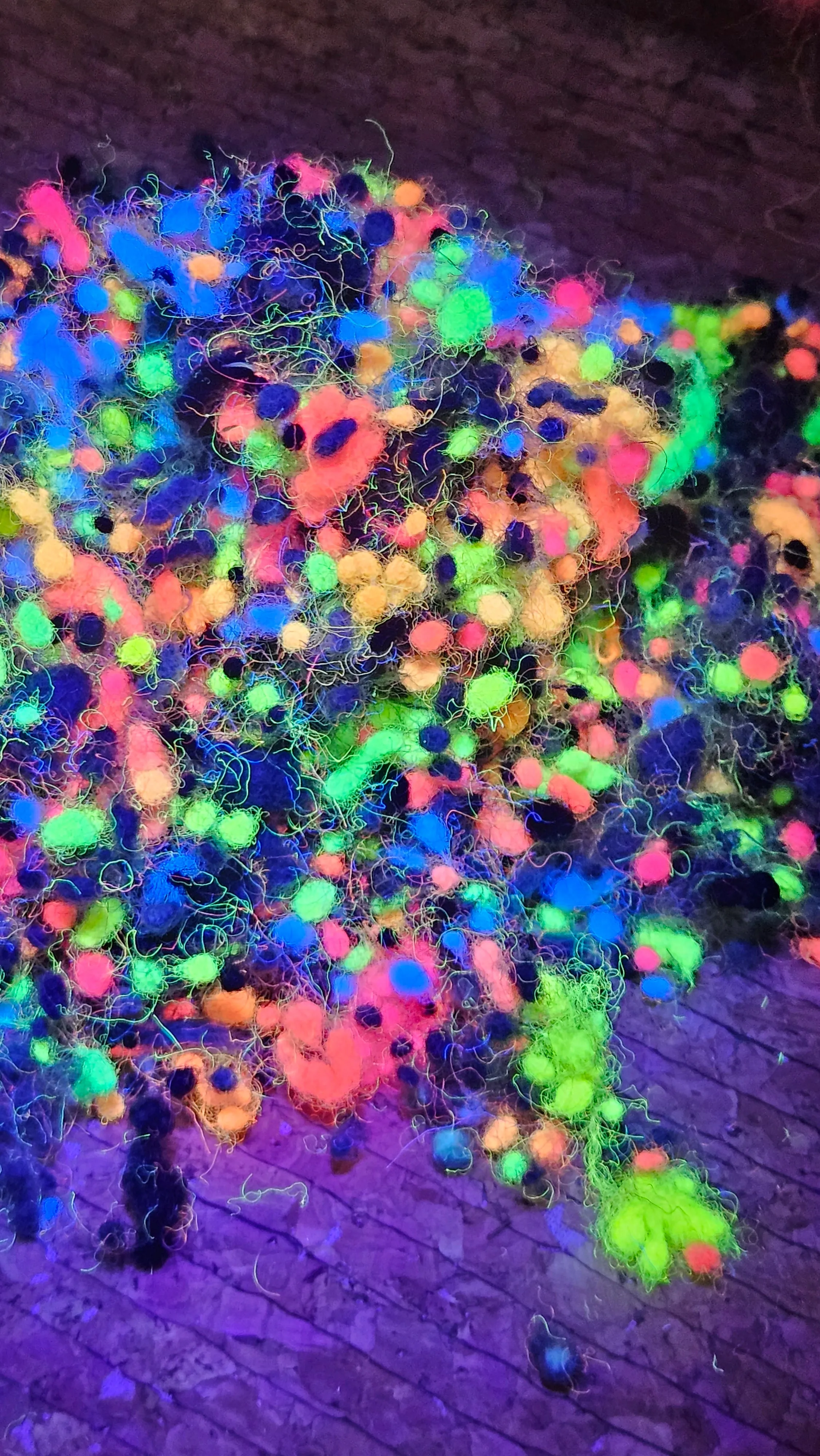 RETRO GLOW Dyed Fine Wool Nepps Blend - 1 ounce