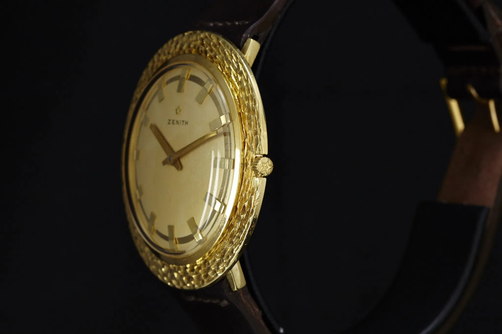 Zenith Gold Ultra Thin Dress Watch Fancy Bezel